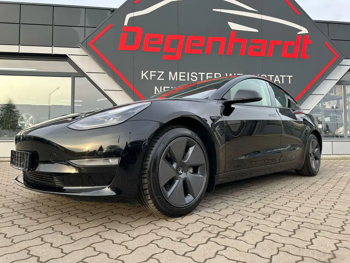 Tesla Model 3 Long Range Dual AWD Facelift Matrix LED Schwarz - 1
