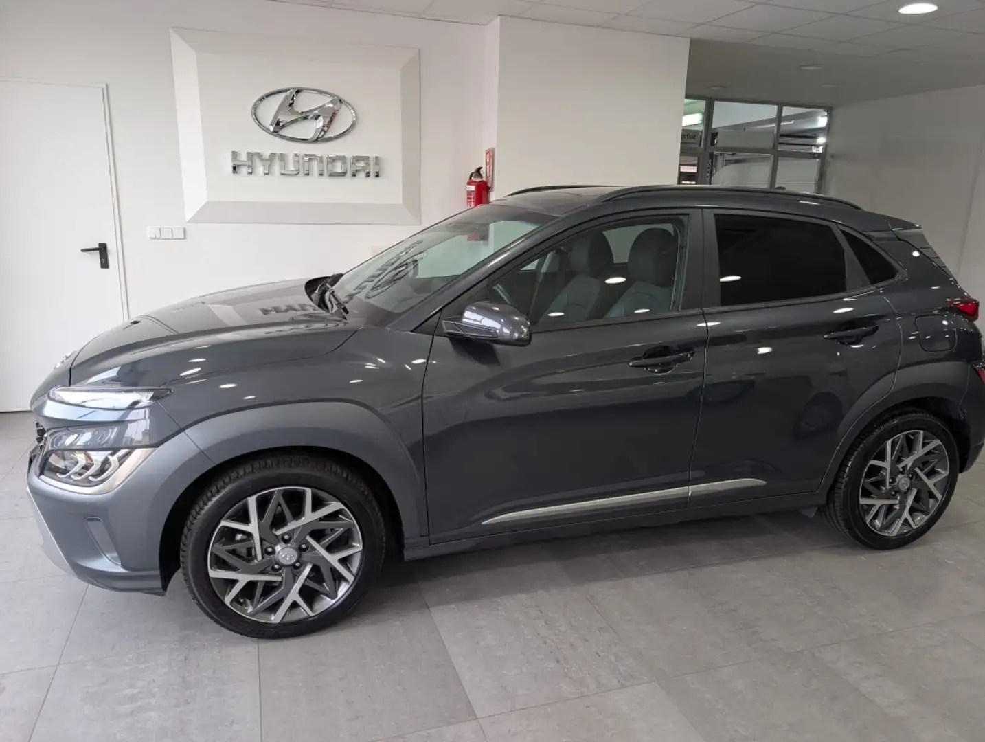 Hyundai KONA HEV 1.6 GDI DT Style Sky Plateado - 2