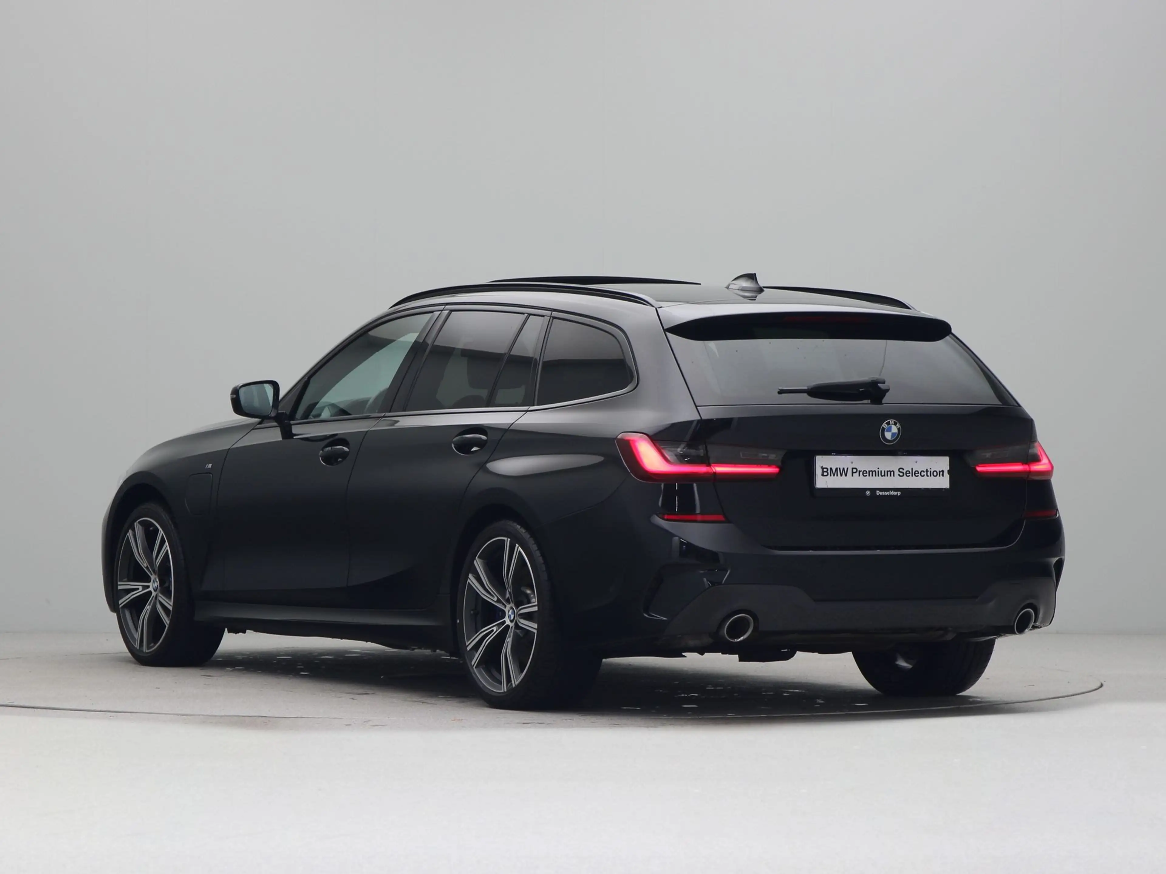 BMW 330 3 Serie 330e Touring xDrive High Executive M Sport — photo 11