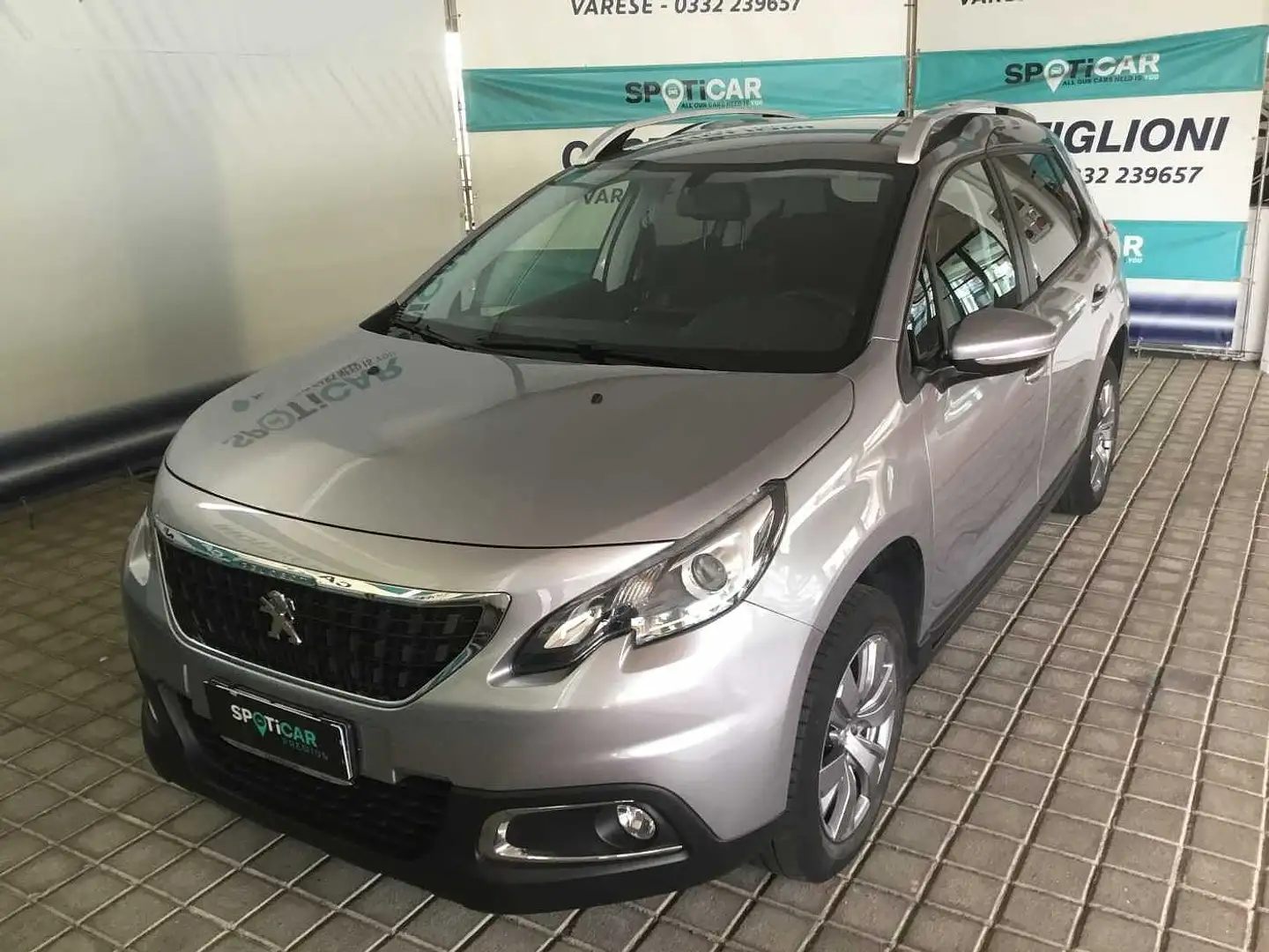 Peugeot 2008 Active 1.2 PureTech 82 cv - Usata Сірий - 1
