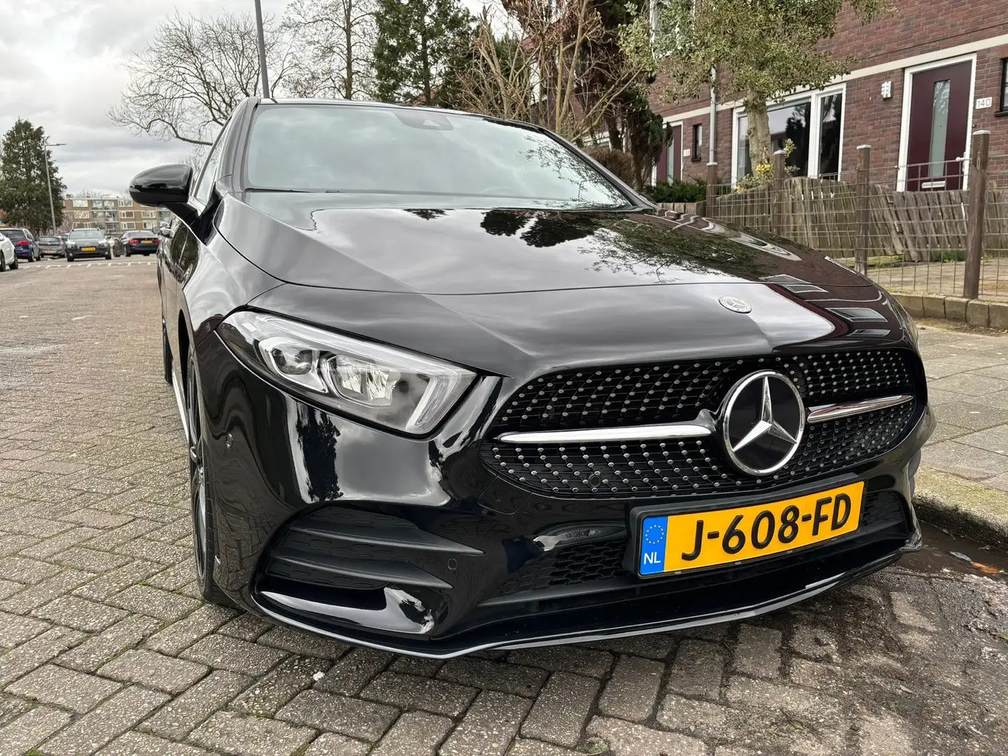 Mercedes-Benz A 220 Premium Zwart - 1