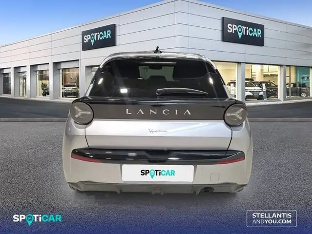 Lancia Ypsilon view 7