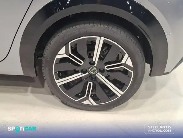 Lancia Ypsilon view 11
