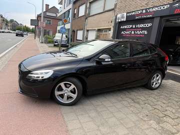 V40 2.0 D2 Navigations cruise park tronic Phare Led