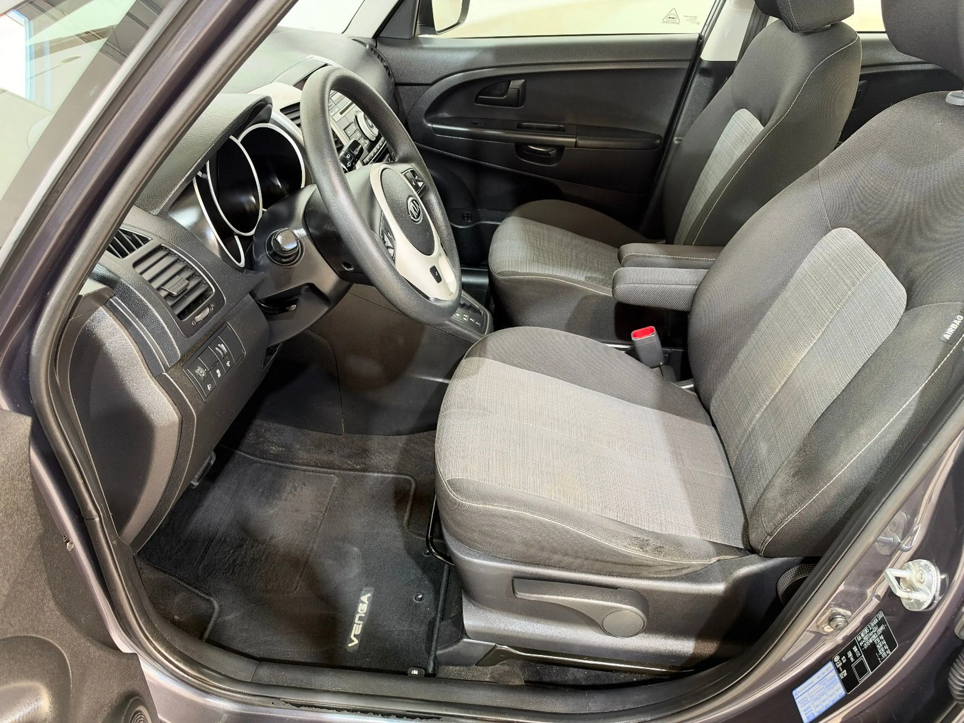 Kia Venga 1.6 Automatik — photo 8