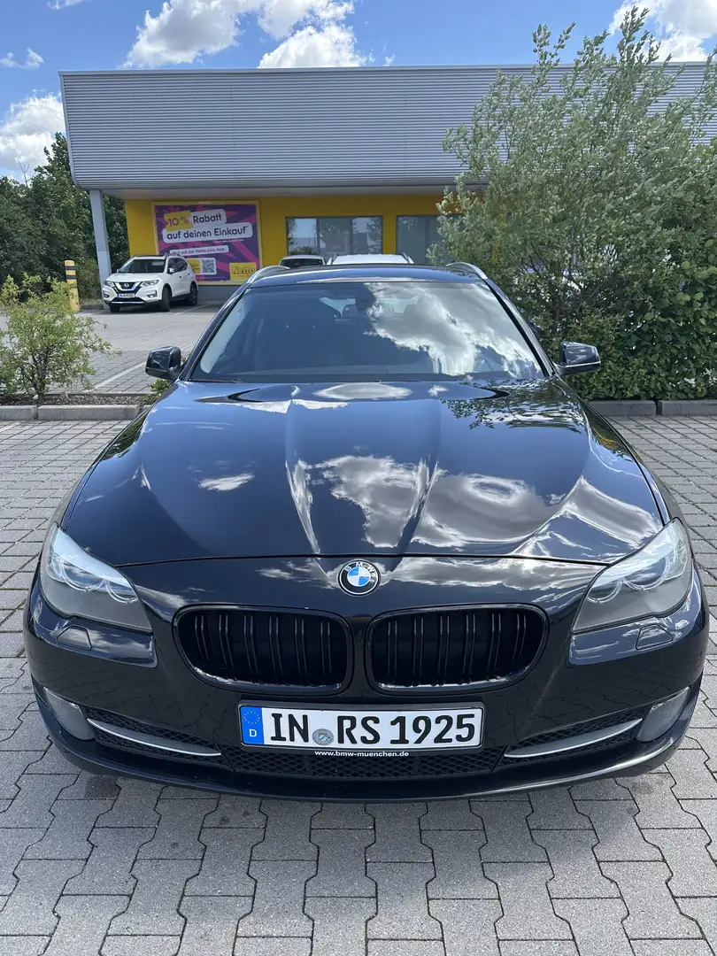 BMW 525 d xDrive Zwart - 1