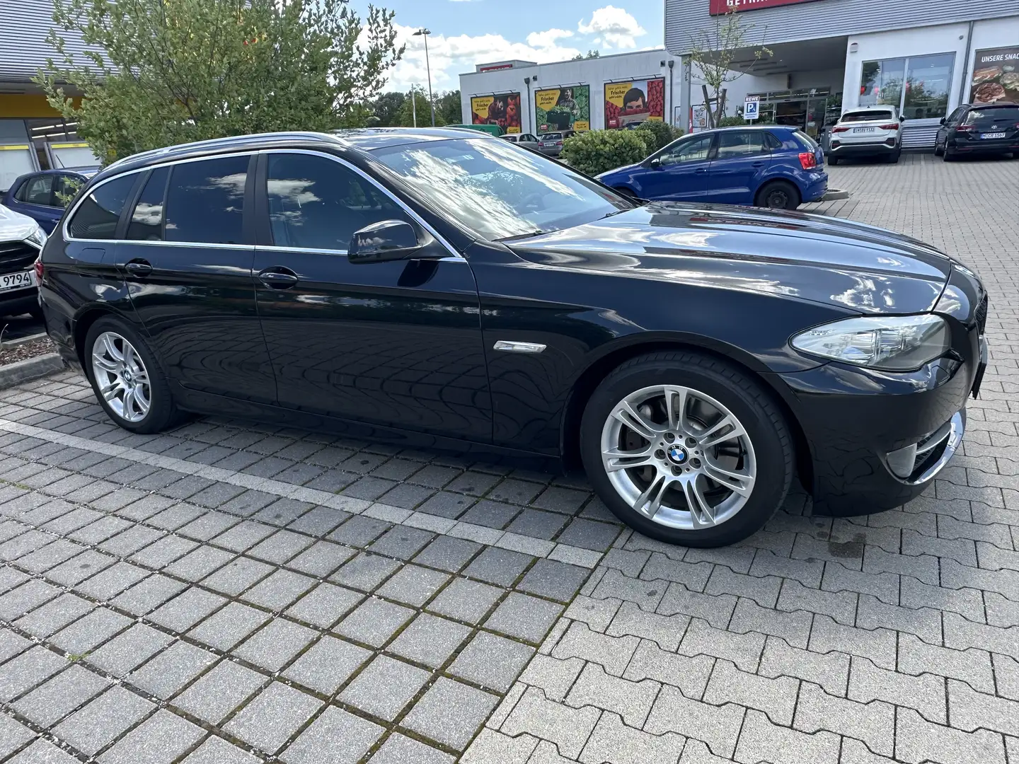 BMW 525 d xDrive Zwart - 2