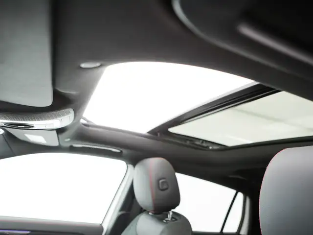 Mercedes-Benz GLA view 19