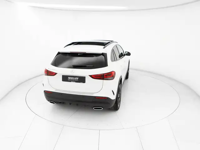 Mercedes-Benz GLA view 6