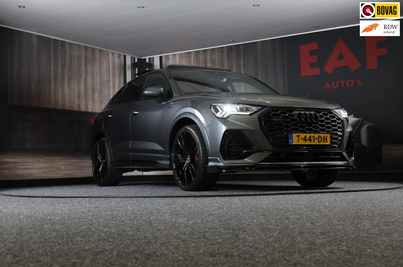 Audi Q3 Sportback 40 TFSI Quattro S Line / AUT / 190 PK / Grau - 1