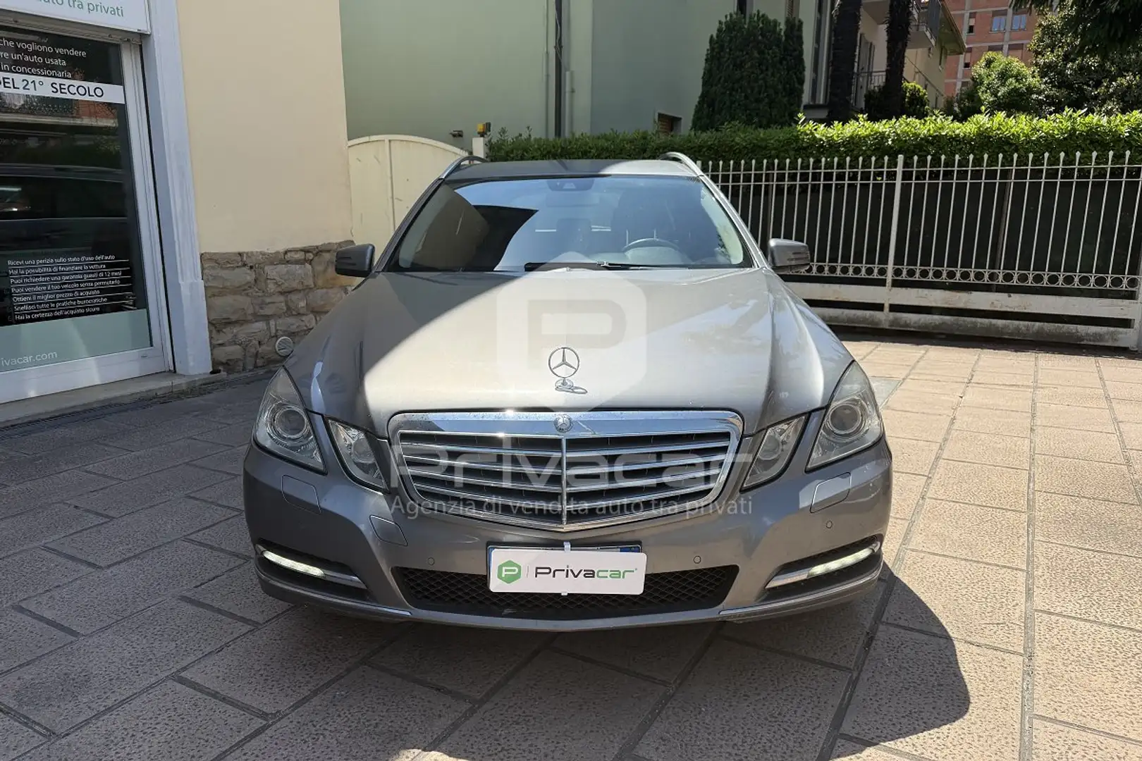 Mercedes-Benz E 220 E 220 CDI S.W. Elegance DA RIPRISTINARE! Nero - 2