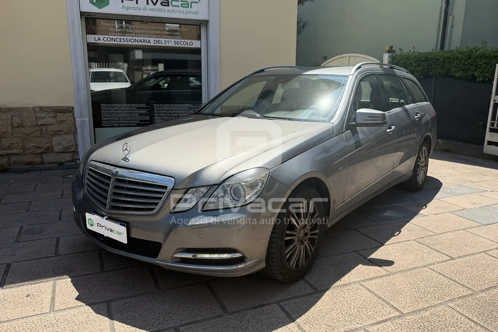 Mercedes-Benz E 220 E 220 CDI S.W. Elegance DA RIPRISTINARE! Nero - 1