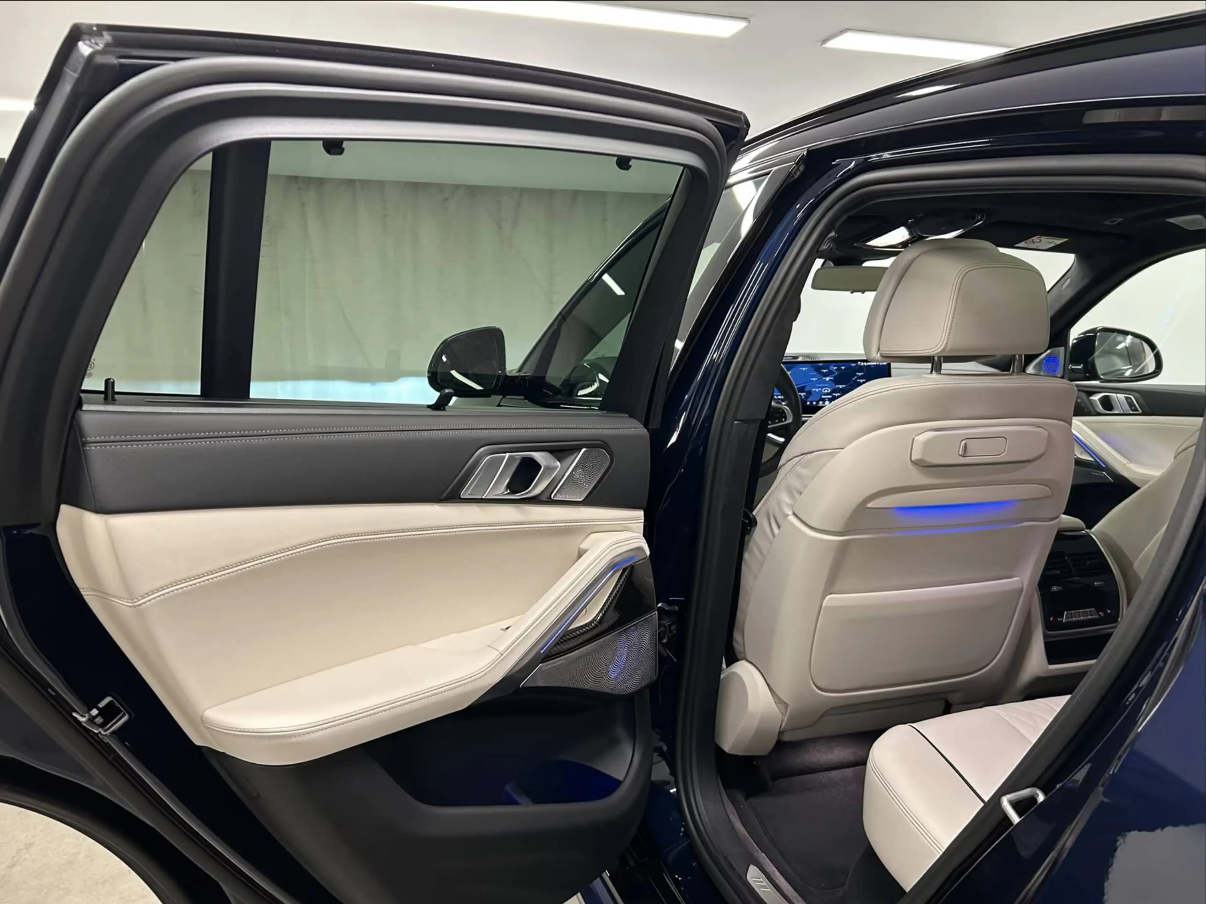 BMW X6 40 d xDrive M Sport — photo 15