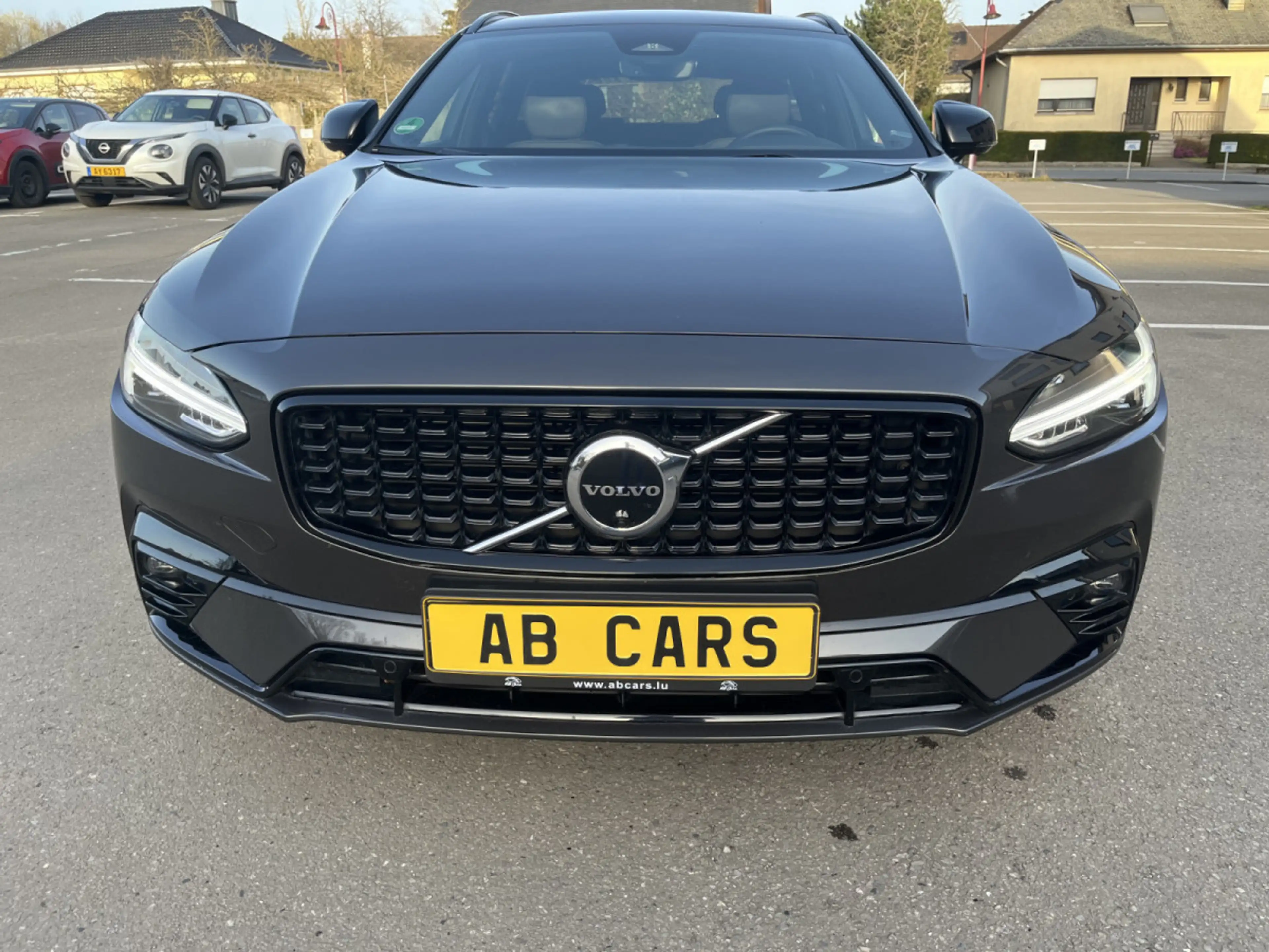 Volvo V90 B4 D 4x4 Geartronic R-Design Pano — photo 2