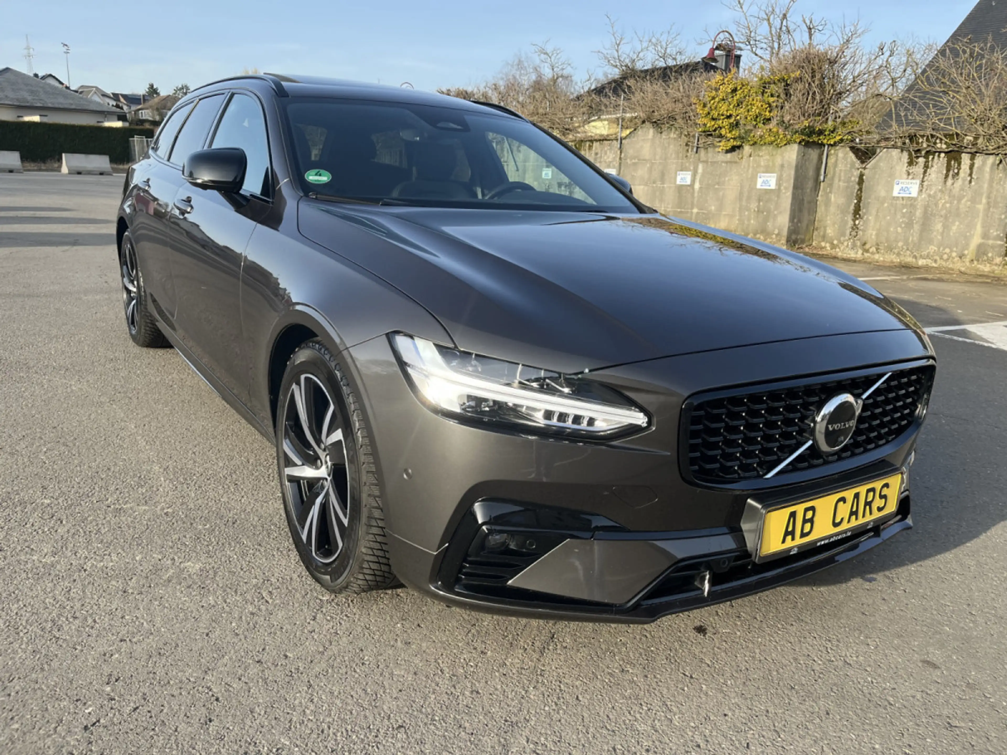 Volvo V90 B4 D 4x4 Geartronic R-Design Pano — photo 3
