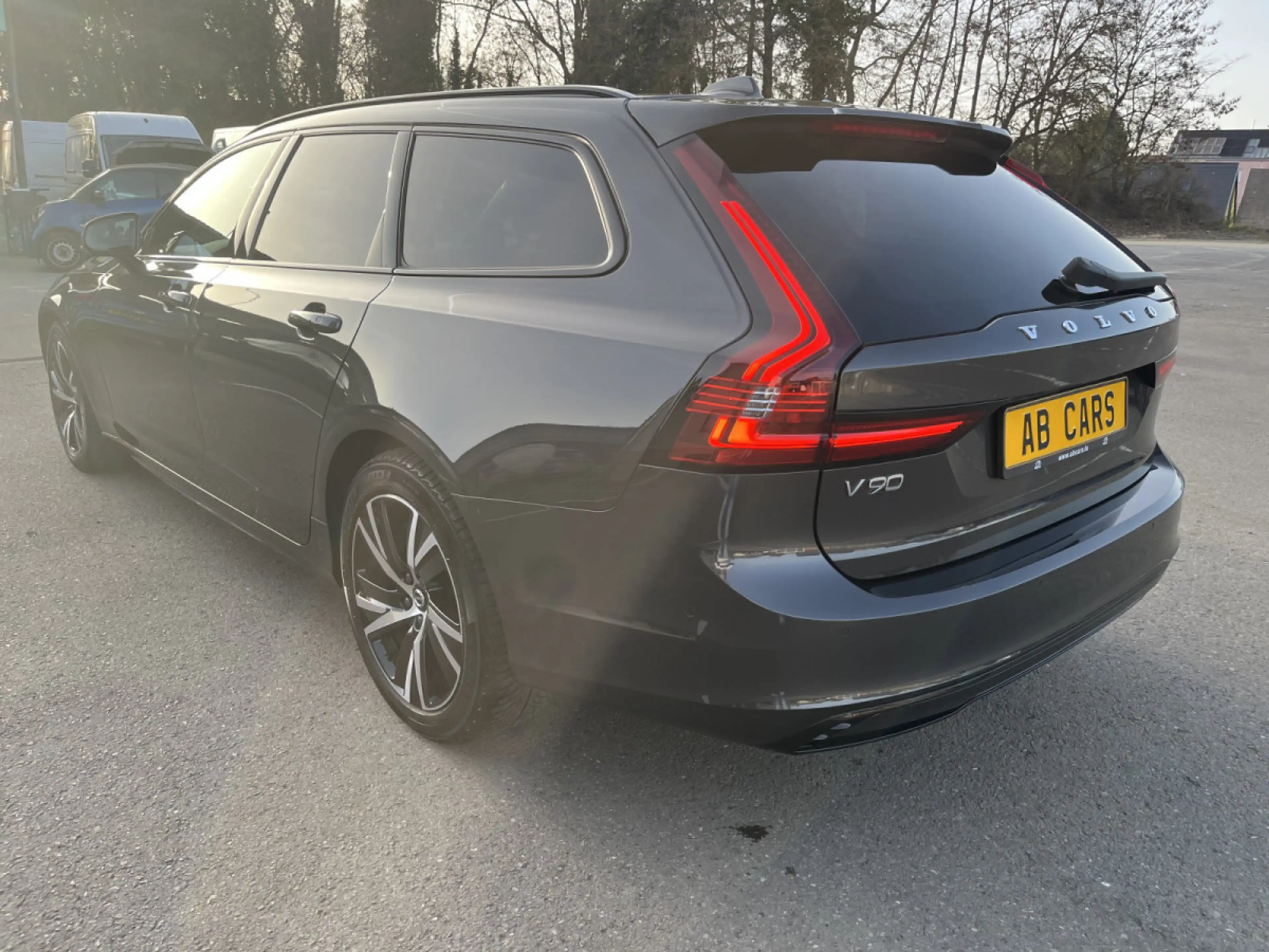 Volvo V90 B4 D 4x4 Geartronic R-Design Pano — photo 7