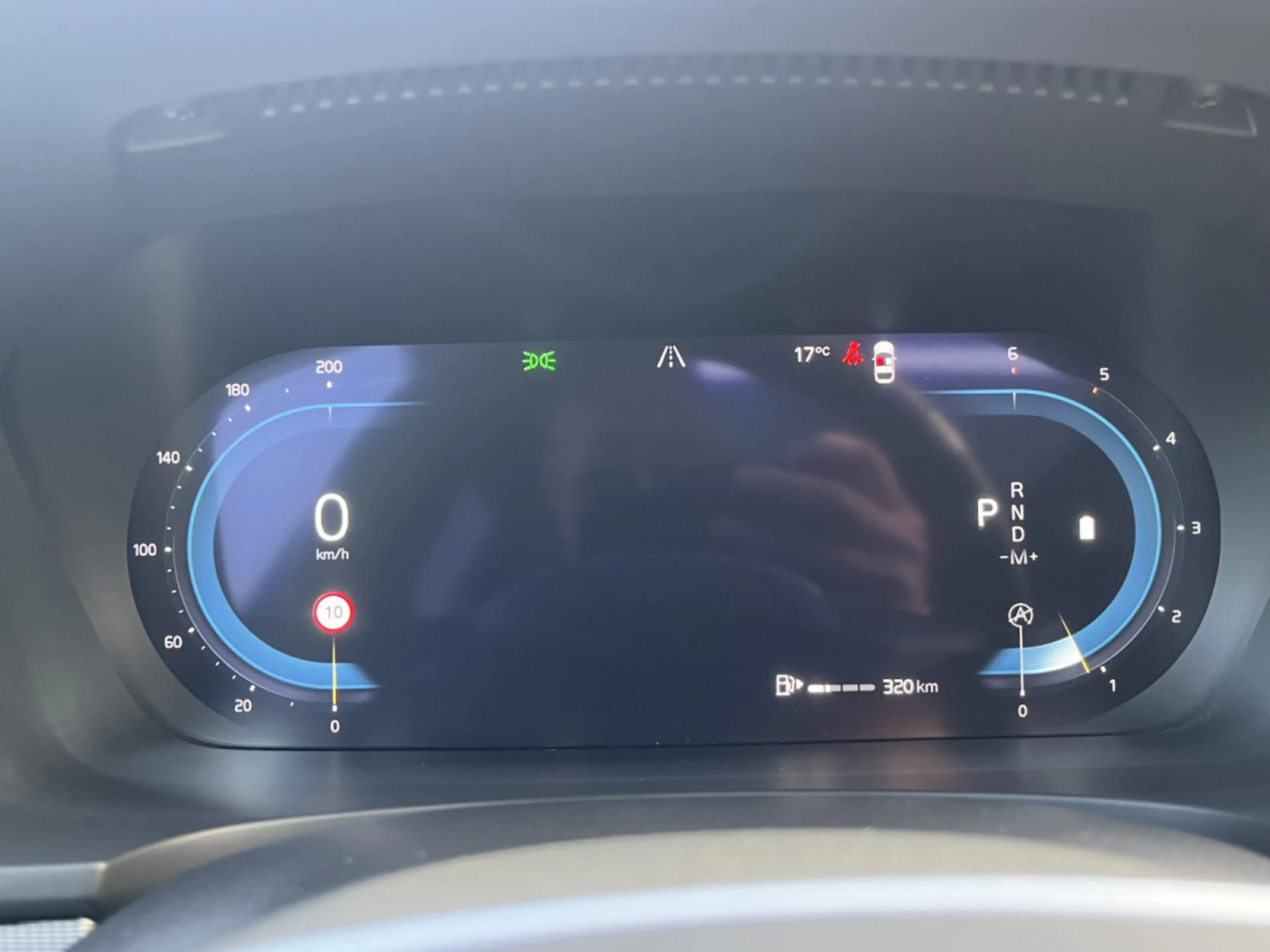 Volvo V90 B4 D 4x4 Geartronic R-Design Pano — photo 15