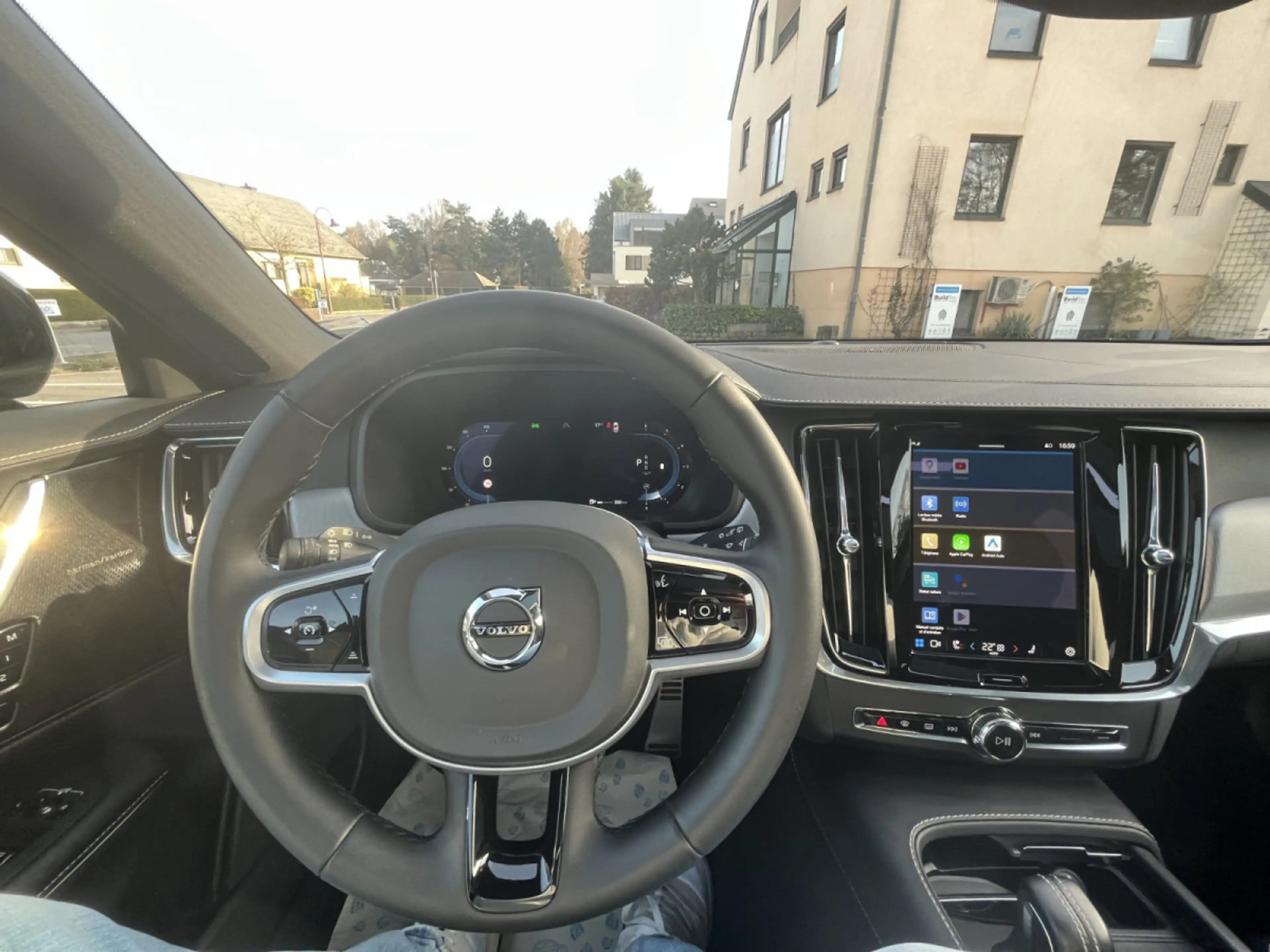 Volvo V90 B4 D 4x4 Geartronic R-Design Pano — photo 14