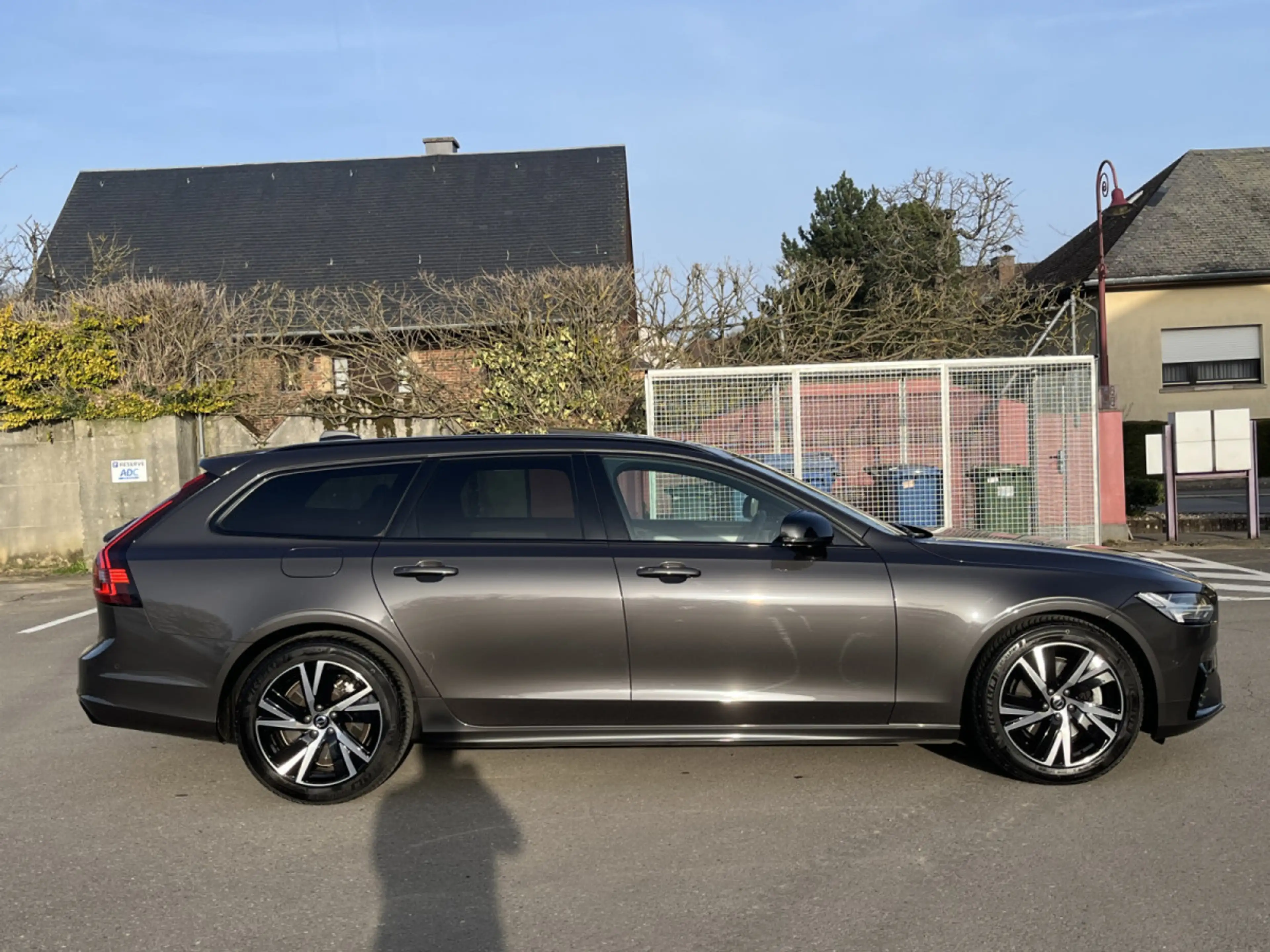 Volvo V90 B4 D 4x4 Geartronic R-Design Pano — photo 4