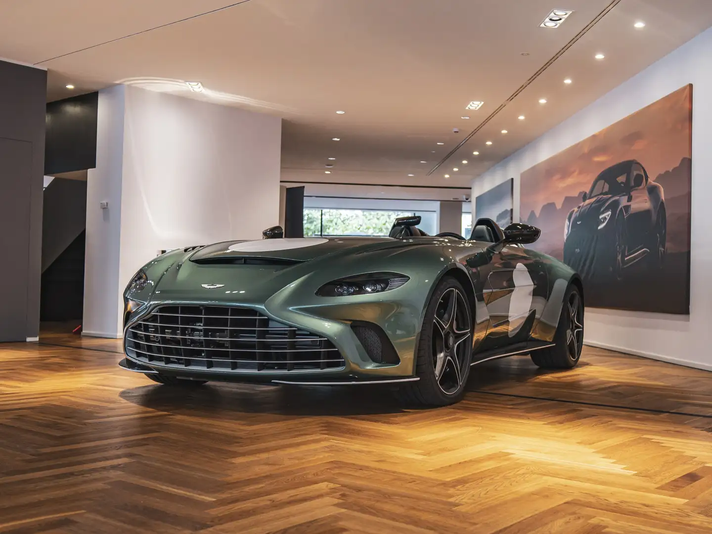 Aston Martin Vantage Speedster zelena - 1