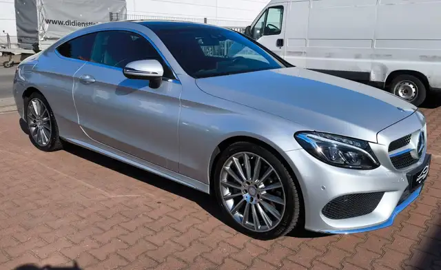 Mercedes-Benz C 300 Coupe AMG-Paket Panorama Burmester