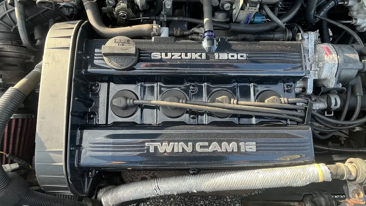 Suzuki Swift 1.3 GTi. 42.000km, foto 9