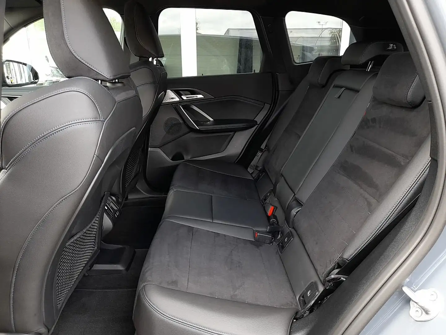 BMW iX1 30 M-Sport 4x4 Aut. *SKY / MATRIX-LED / STANDHZ... Gri - 2