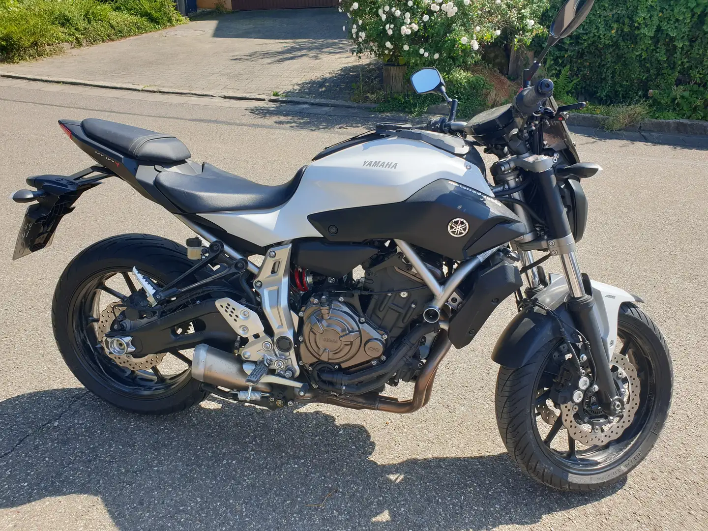 Yamaha MT-07 bijela - 1