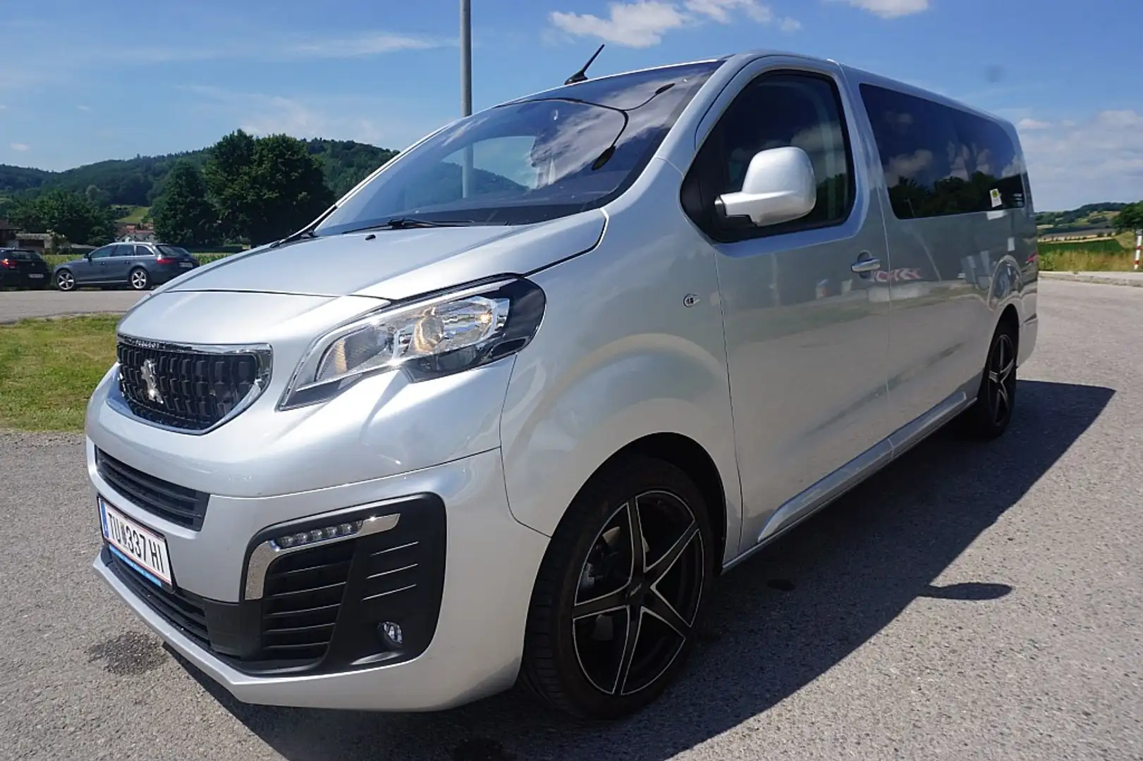 Peugeot Traveller Active L2 BlueHDI 150 S&S Silber - 2