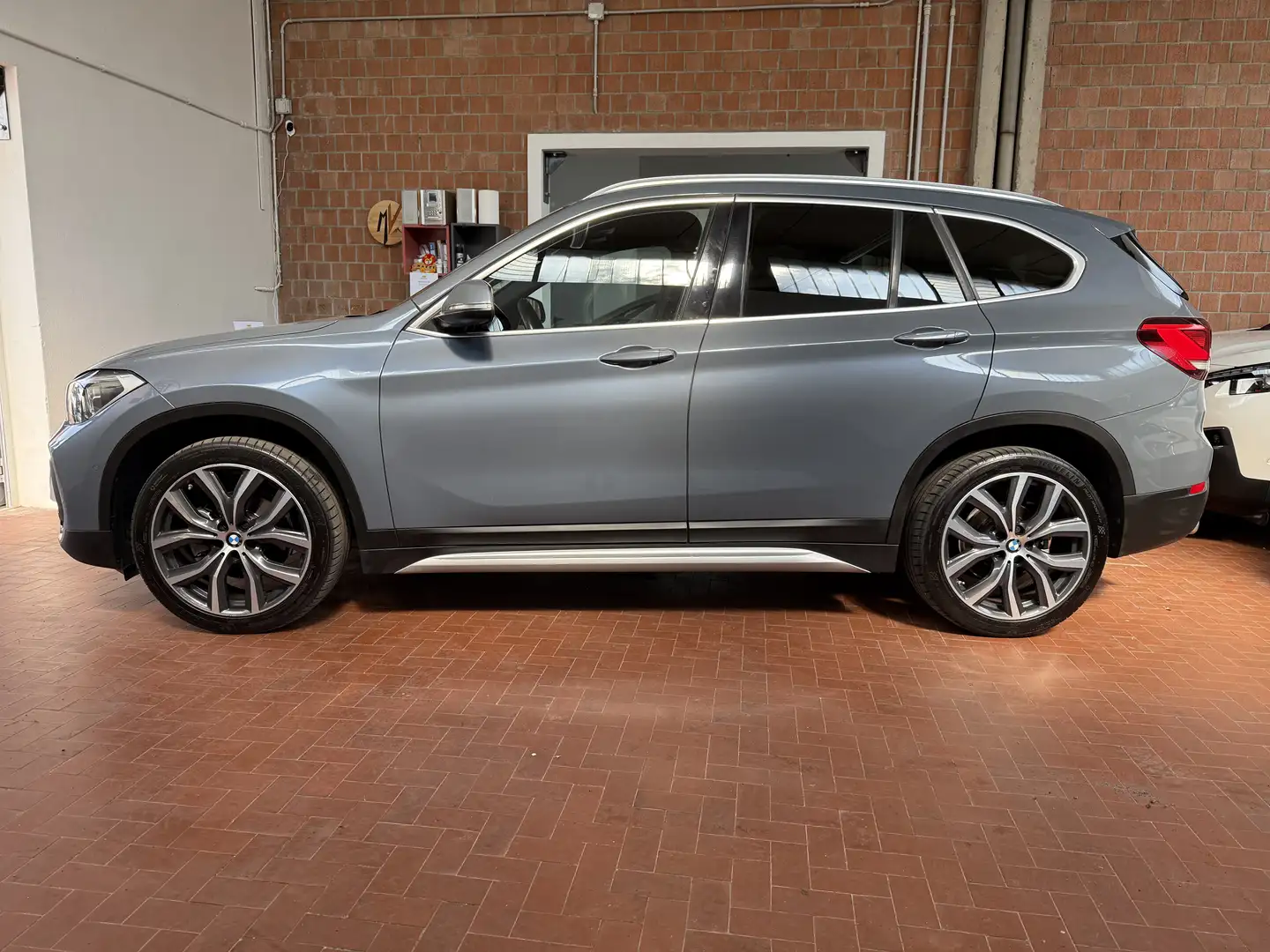 BMW X1 xdrive18d xLine Plus auto+uniporp+tagliandi uffic. Gris - 2