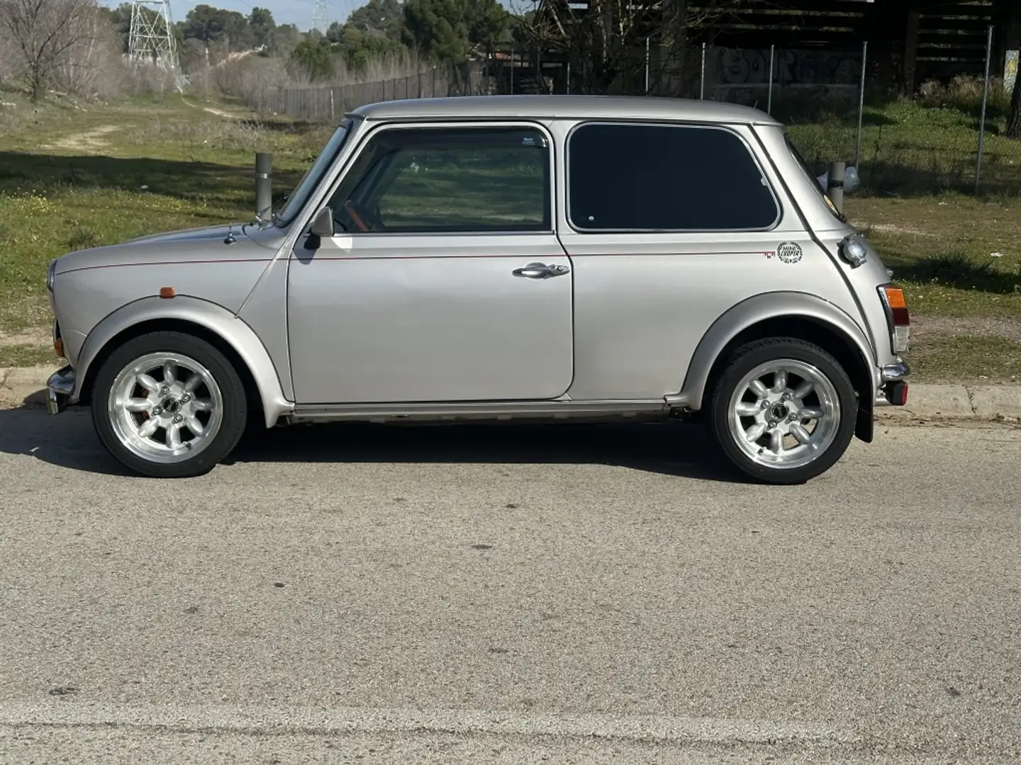 MINI MINI Mini Pequeño Manual de 2 Puertas Plateado - 2