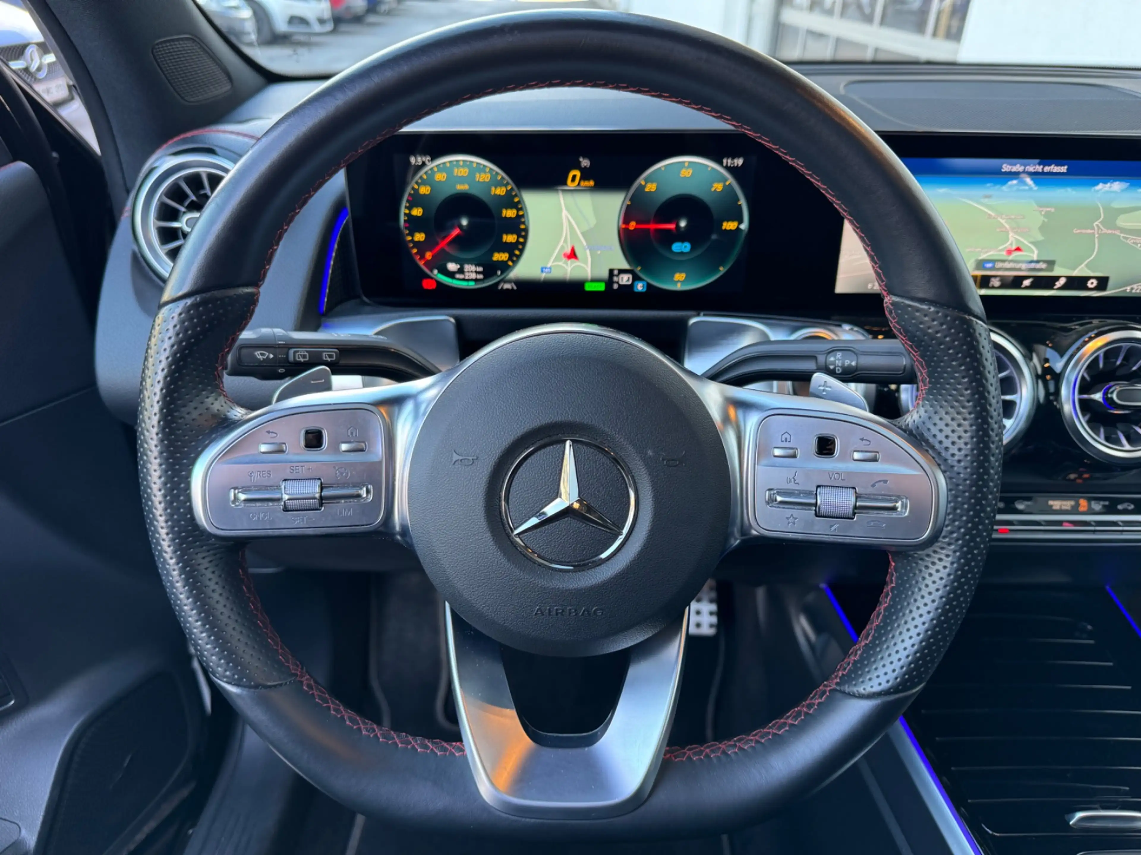 Mercedes-Benz EQB 300 4MATIC AMG Pano MBUX Navi RKam KeyGo Shz — photo 13