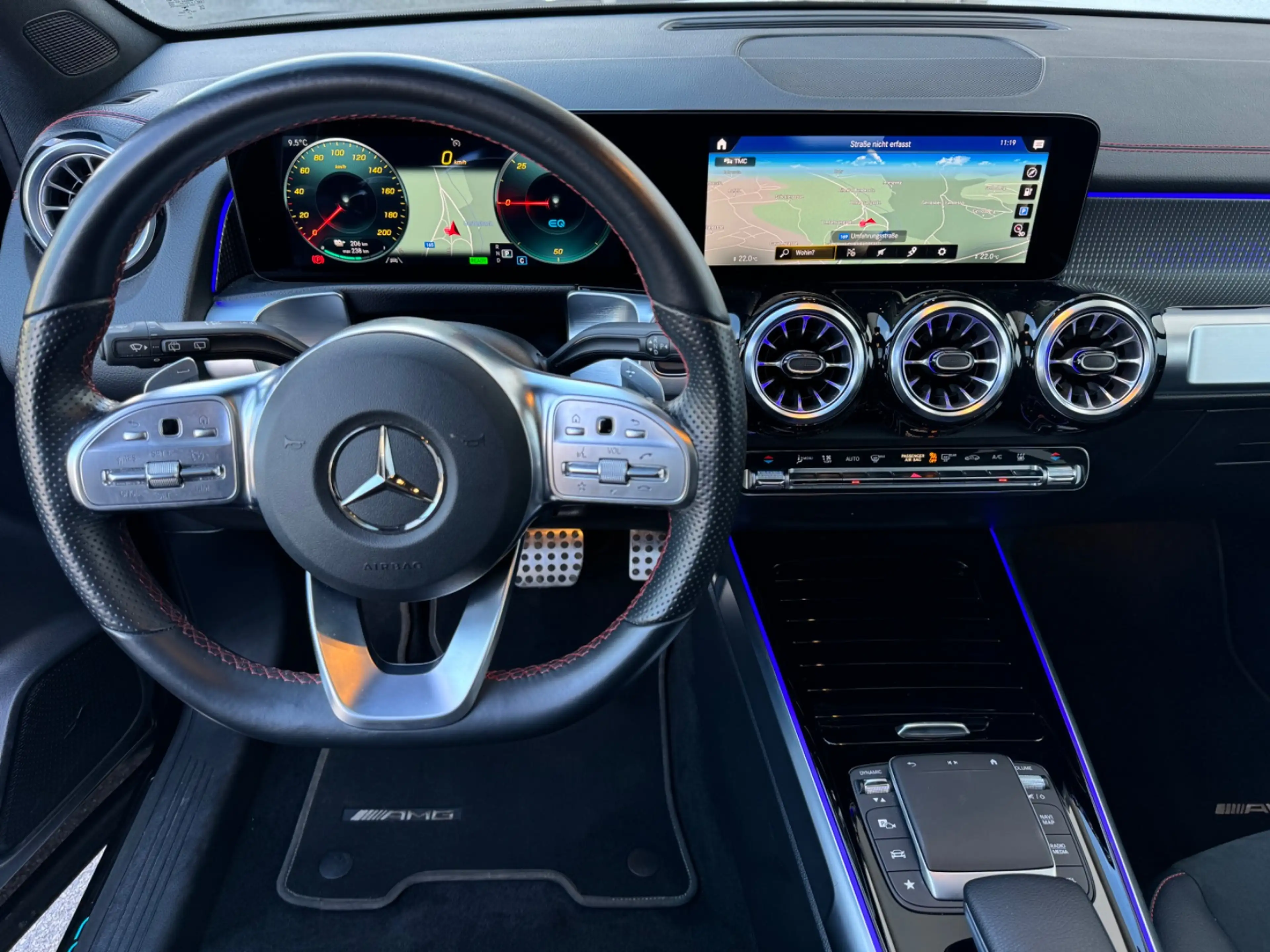 Mercedes-Benz EQB 300 4MATIC AMG Pano MBUX Navi RKam KeyGo Shz — photo 12