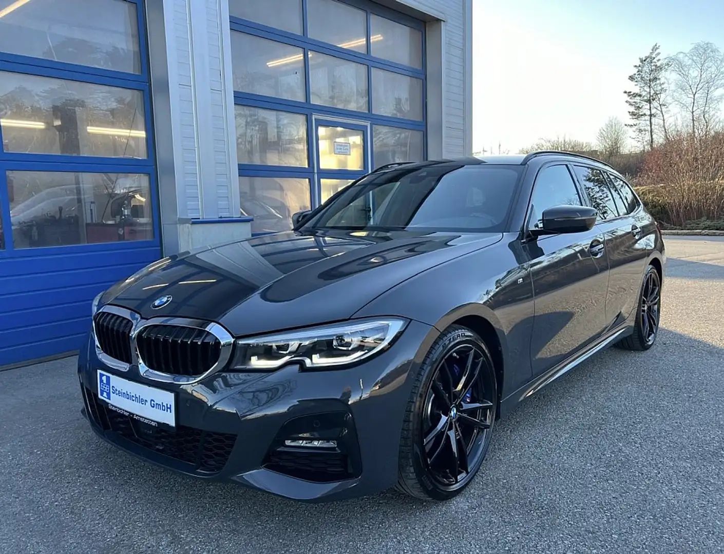 BMW 320 d xDrive M Sport Touring Aut.19", ACC,el.AHK,Dr... Grau - 2