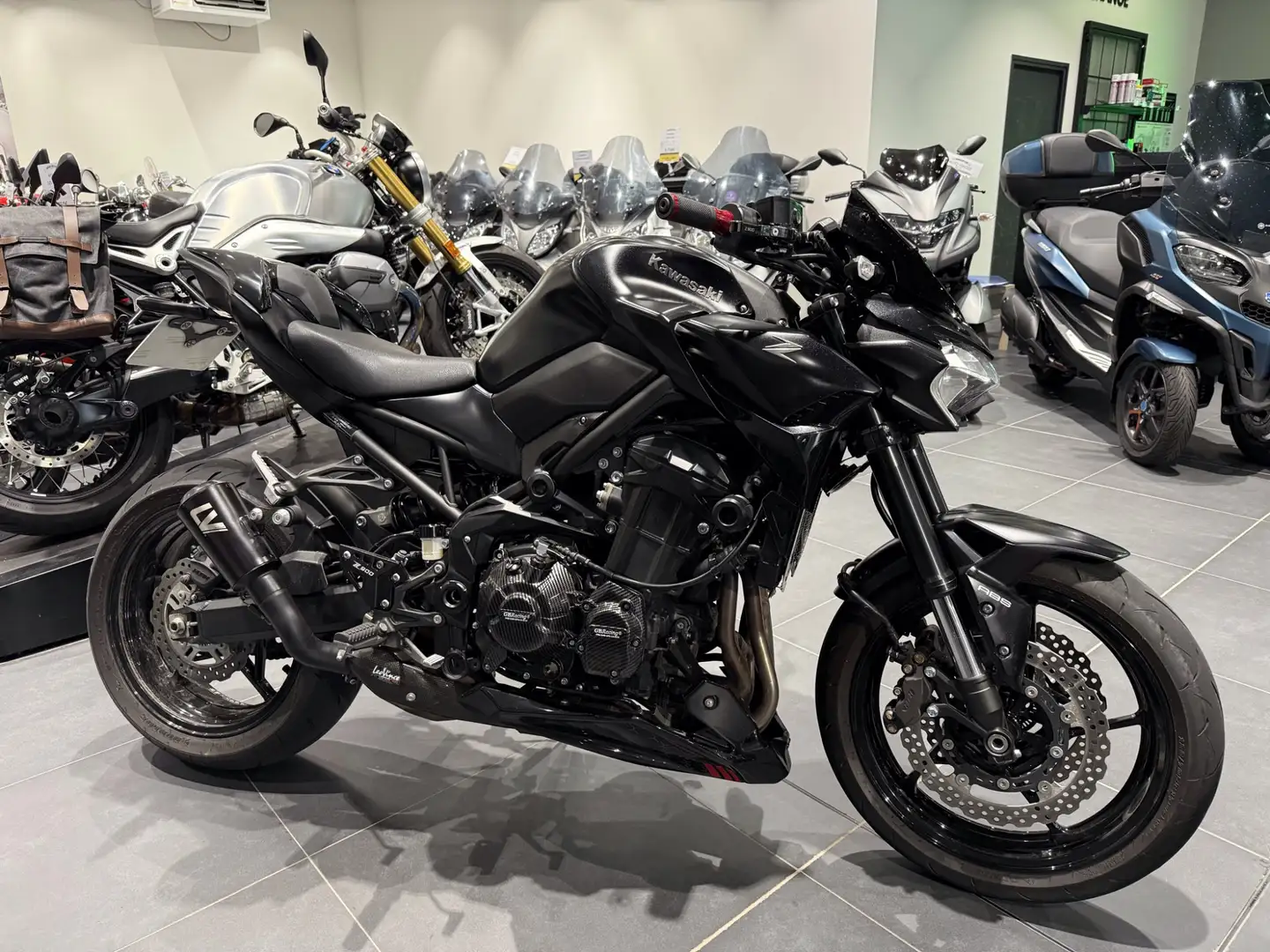 Kawasaki Z 900 Чорний - 2