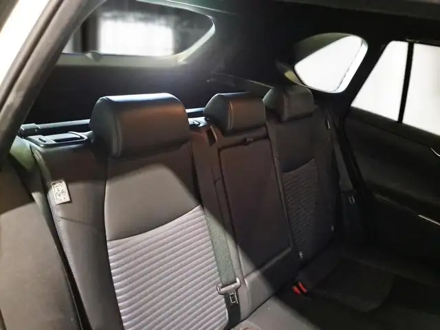 Toyota Rav4 view 11