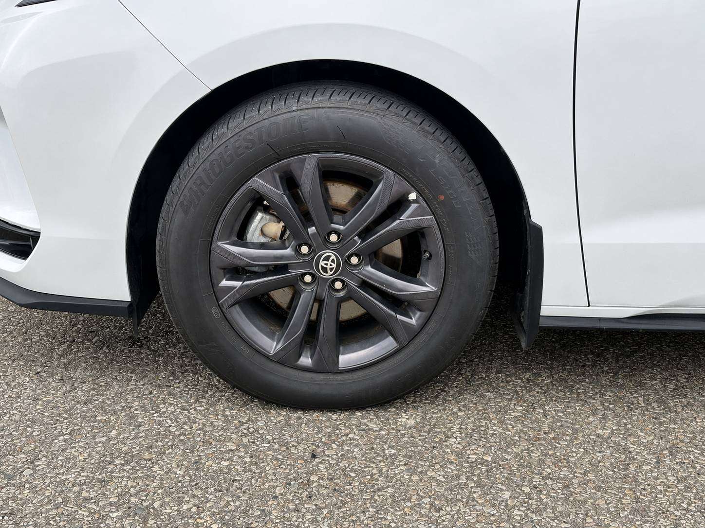2025 Toyota Sienna Hybrid XSE | 7-Passenger | 18" Alloys | Moonroof — снимка 1