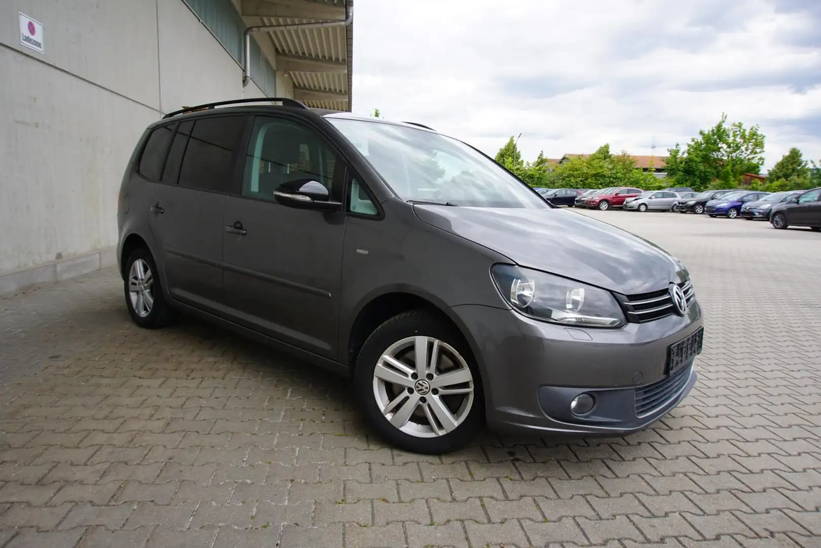 Volkswagen Touran 1.4TSI AHK SHZ PDC 7-Sitzer Grau - 1