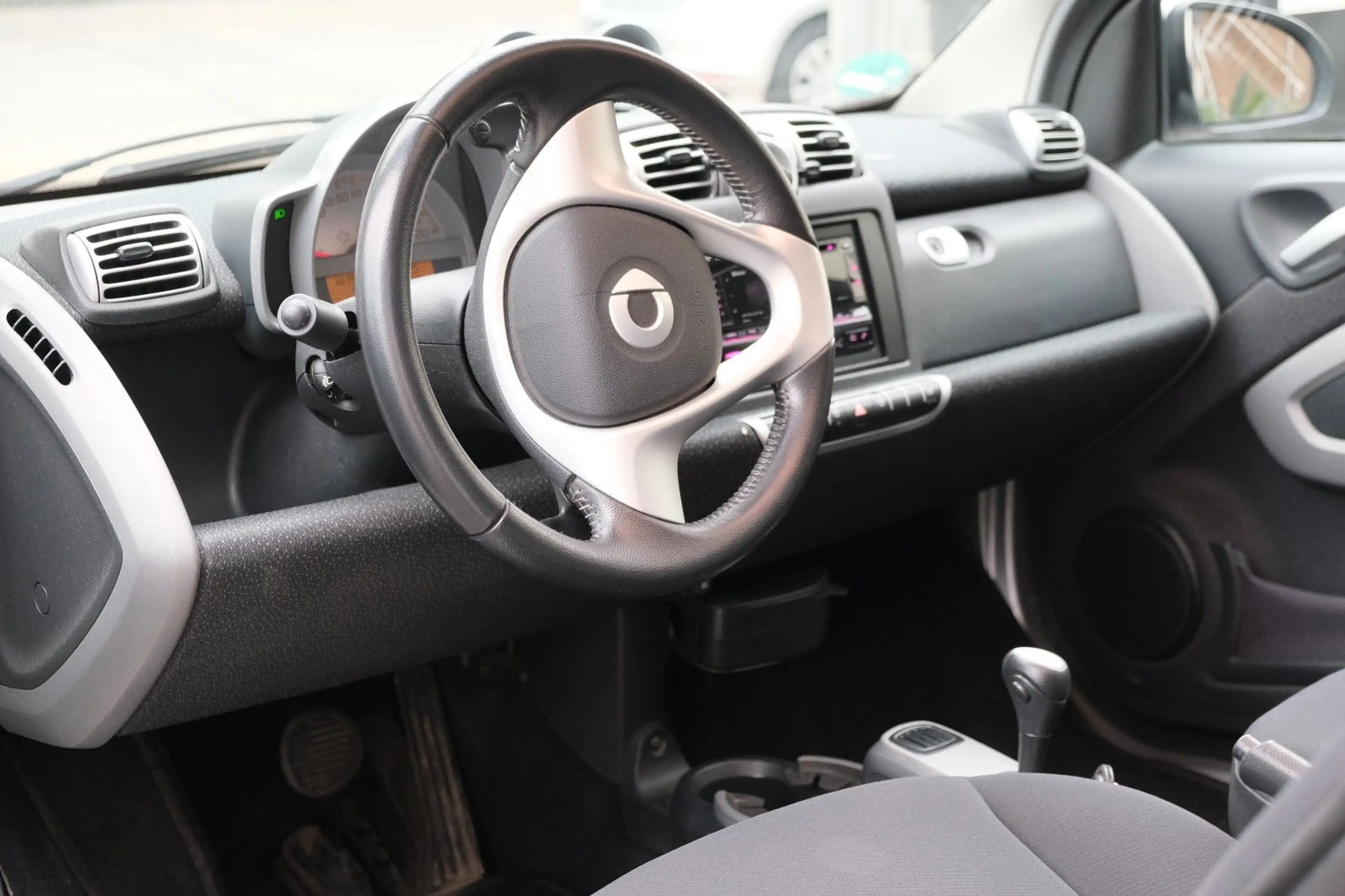 smart forTwo Turbo Edition 10 PANORAMA EFH SHZ TÜV NEU — photo 15