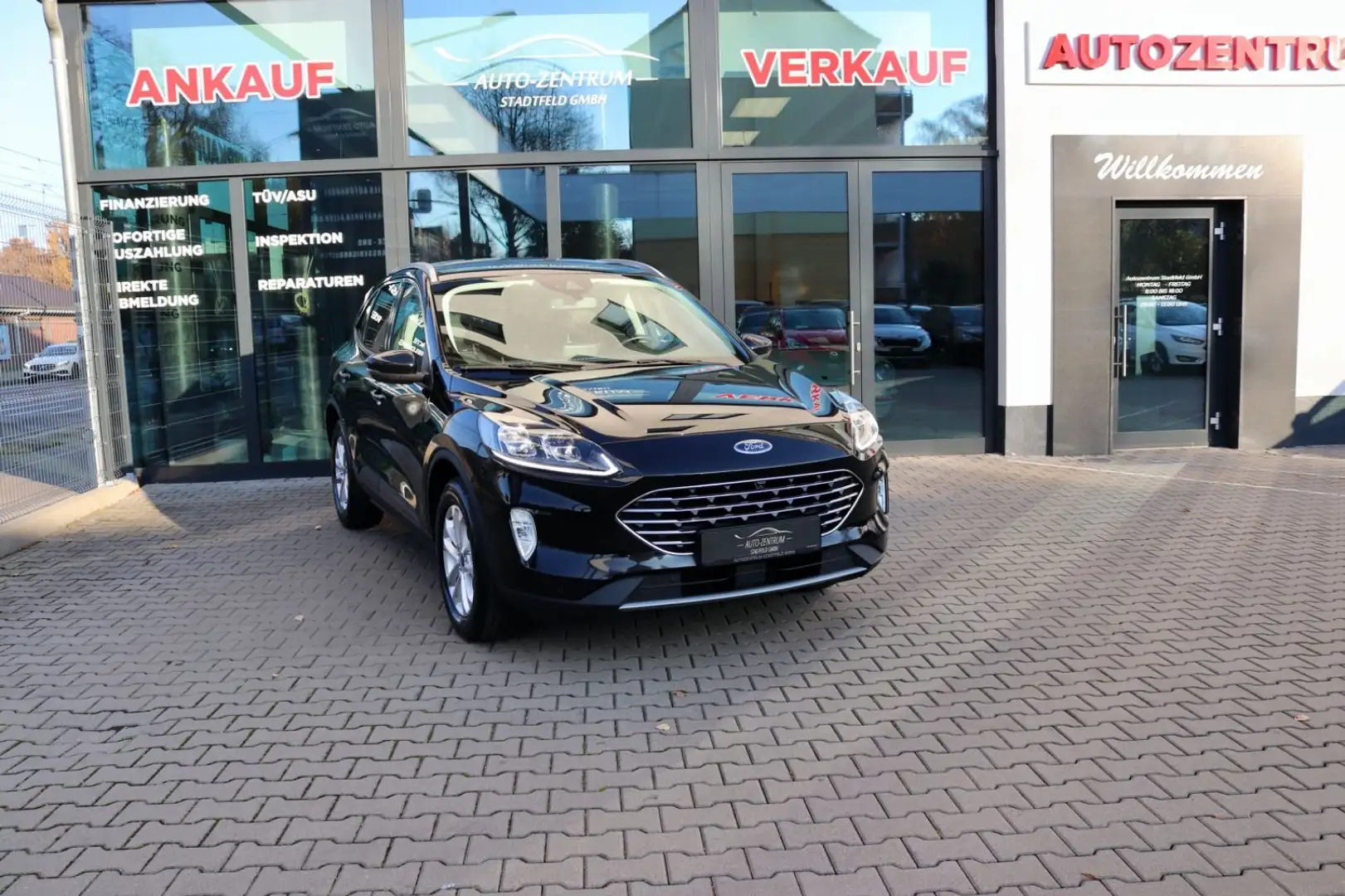 Ford Kuga Titanium X Pano B&O Navi SHZ AHK Klima Schwarz - 1