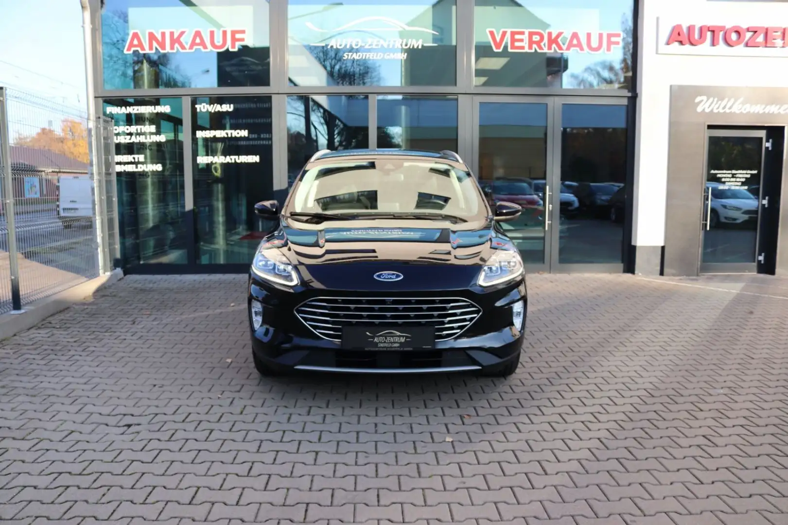 Ford Kuga Titanium X Pano B&O Navi SHZ AHK Klima Schwarz - 2