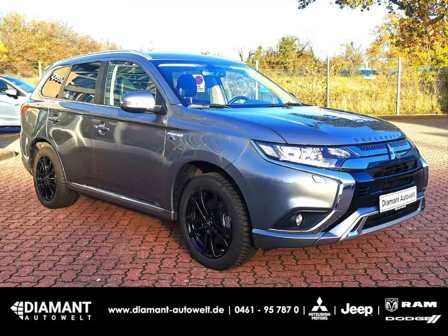 Mitsubishi Outlander Outlander Plug-in Hybrid BASIS Spirit 2.4 4WD Grau - 1