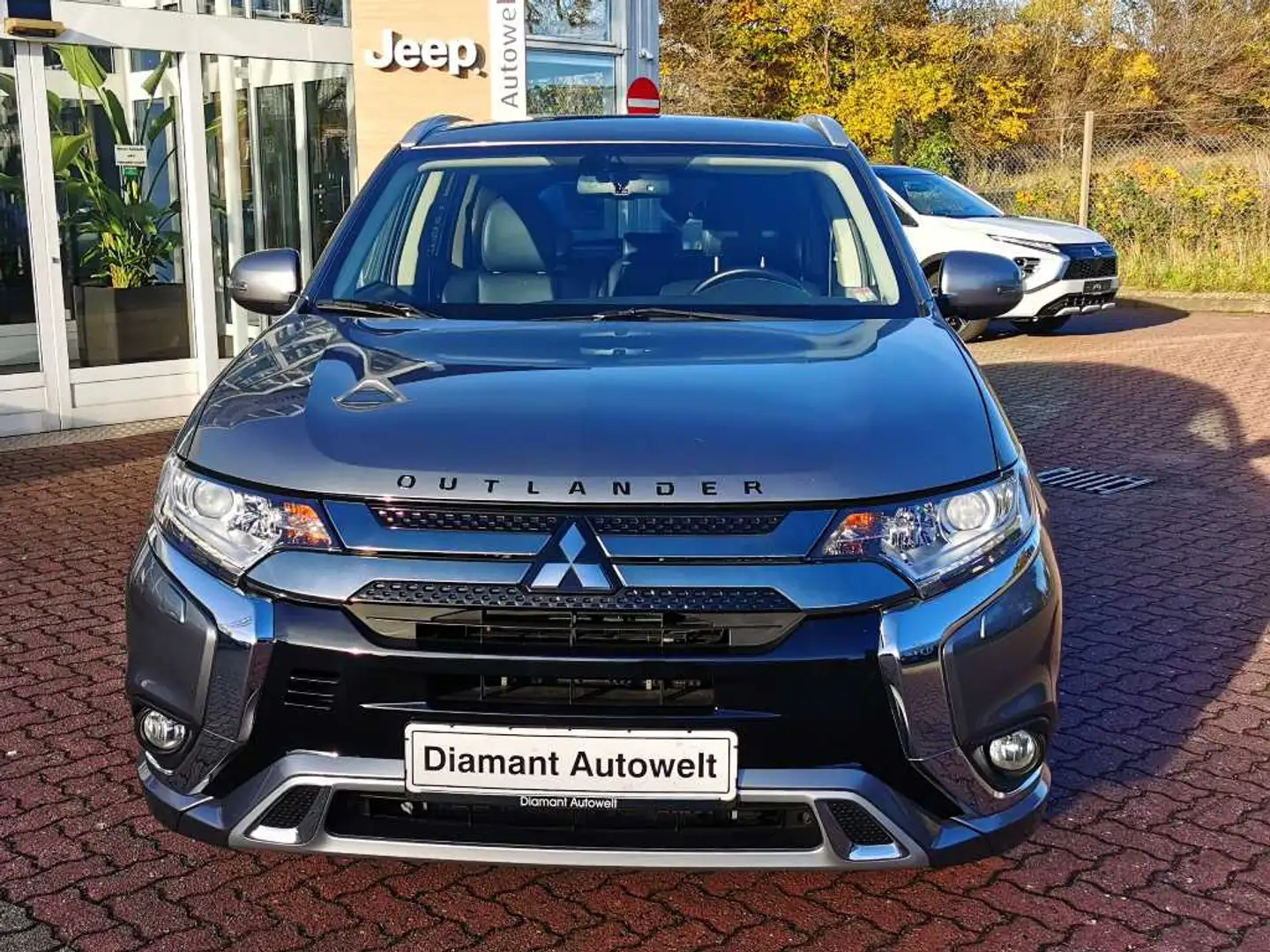 Mitsubishi Outlander Outlander Plug-in Hybrid BASIS Spirit 2.4 4WD Grau - 2