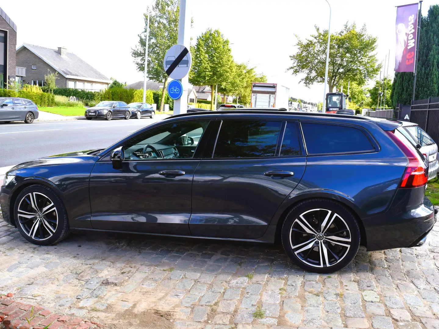 Volvo V60 T4/R-Design/FULL OPTIE/HISTORY/GARANTIE Grijs - 2