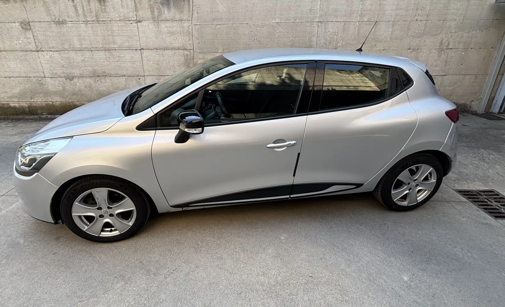 Renault Clio 5p 1.2 16v 55kw (75cv) Zen - 2