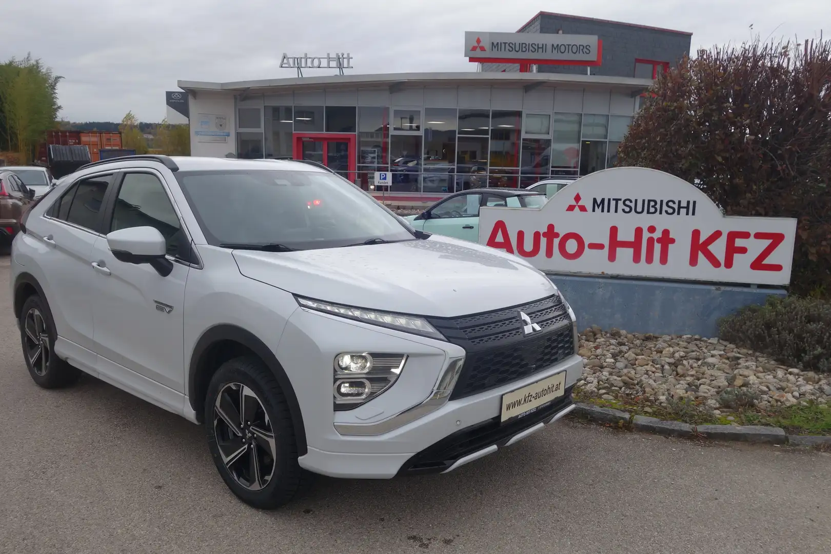 Mitsubishi Eclipse Cross 2,4 PHEV 4WD Select Aut. ***leasingfähig*** Weiß - 1