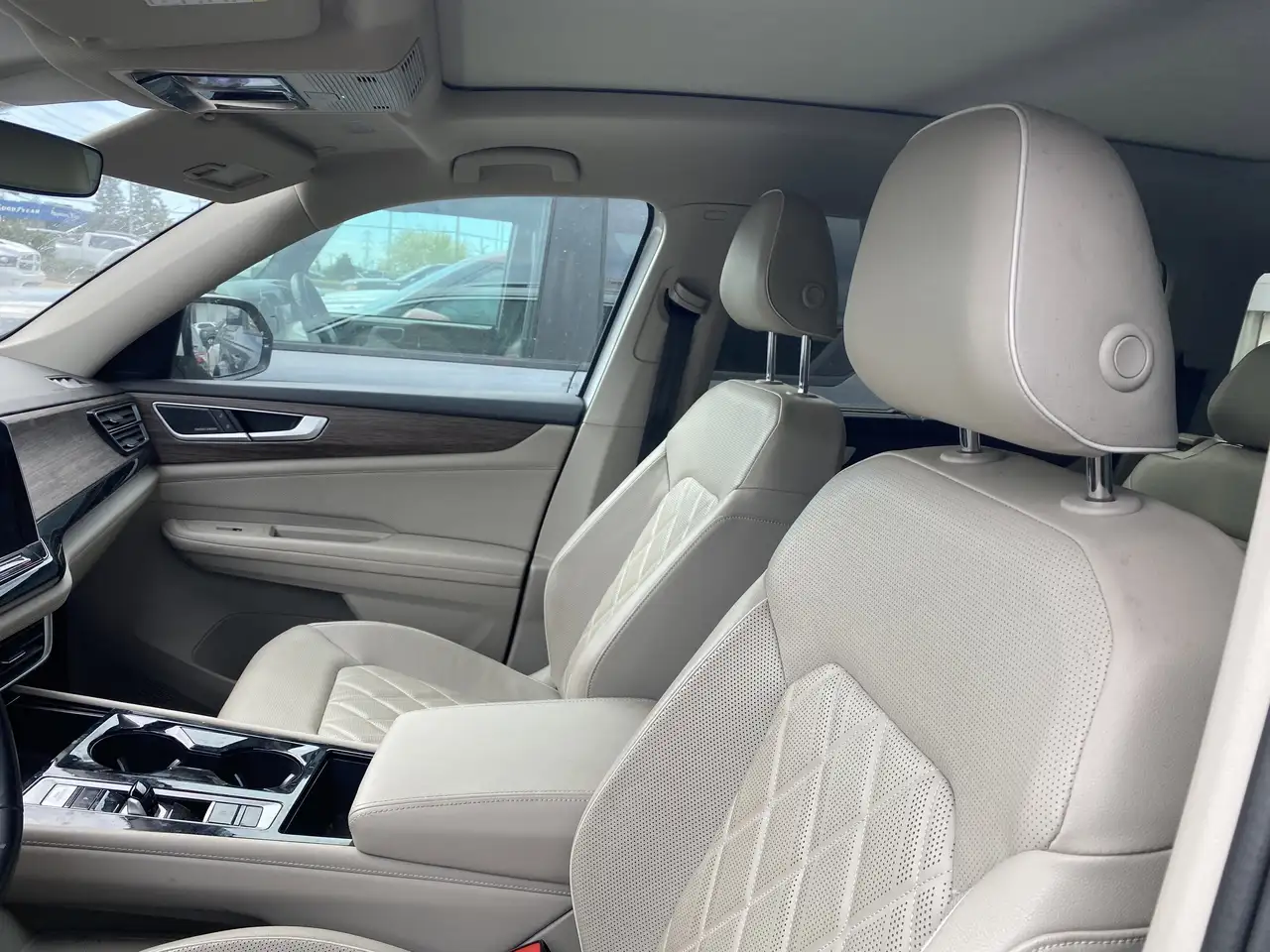Volkswagen Atlas снимка Volkswagen Atlas