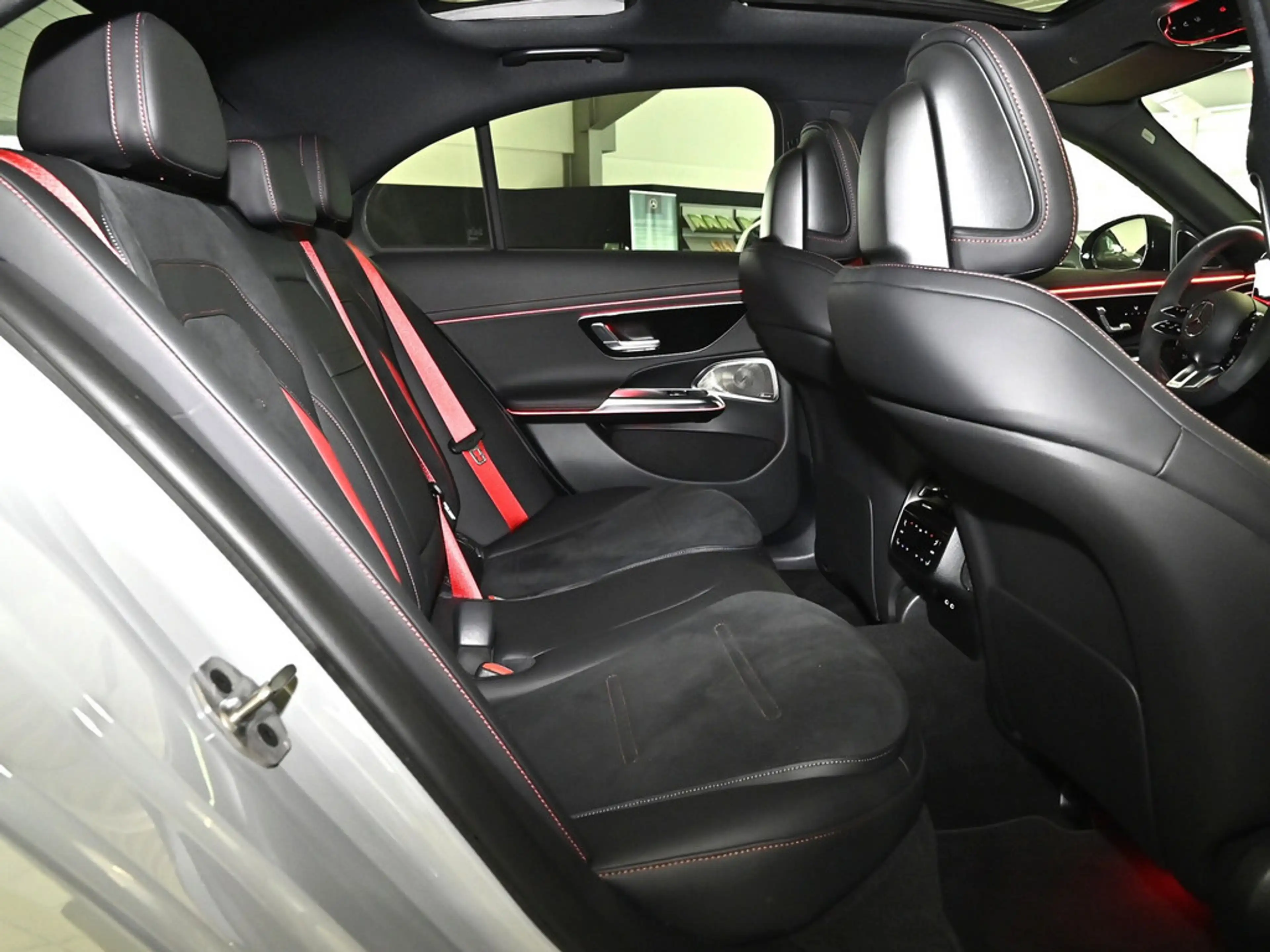 Mercedes-Benz E 53 AMG Hybrid 4M+ Premium+ Dyn+ Carbon ACC — photo 11