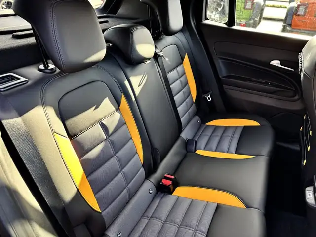 Jeep Avenger view 8