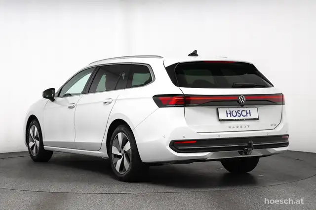 Volkswagen Passat view 4